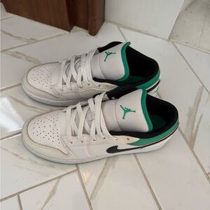 Nike Air Jordan 1 lows white/lucky green Low-Top Sneakers